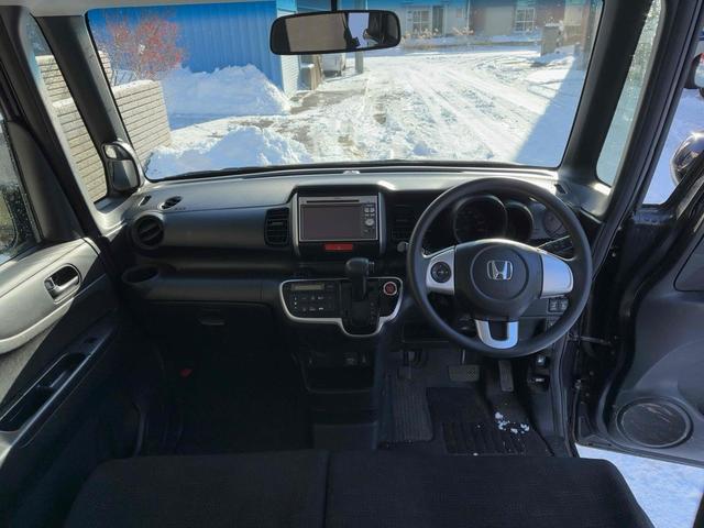 Ｎ－ＢＯＸ Ｇ・Ｌパッケージ　４ＷＤ　両側電動スライドドア　ナビ　スマートキー　アイドリングストップ　電動格納ミラー　シートヒーター　ベンチシート　ＣＶＴ　盗難防止システム　ＡＢＳ　ＥＳＣ　ＣＤ　ＵＳＢ　アルミホイール（2枚目）