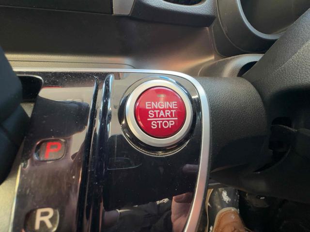 Ｎ－ＢＯＸ Ｇ・Ｌパッケージ　４ＷＤ　両側電動スライドドア　ナビ　スマートキー　アイドリングストップ　電動格納ミラー　シートヒーター　ベンチシート　ＣＶＴ　盗難防止システム　ＡＢＳ　ＥＳＣ　ＣＤ　ＵＳＢ　アルミホイール（5枚目）