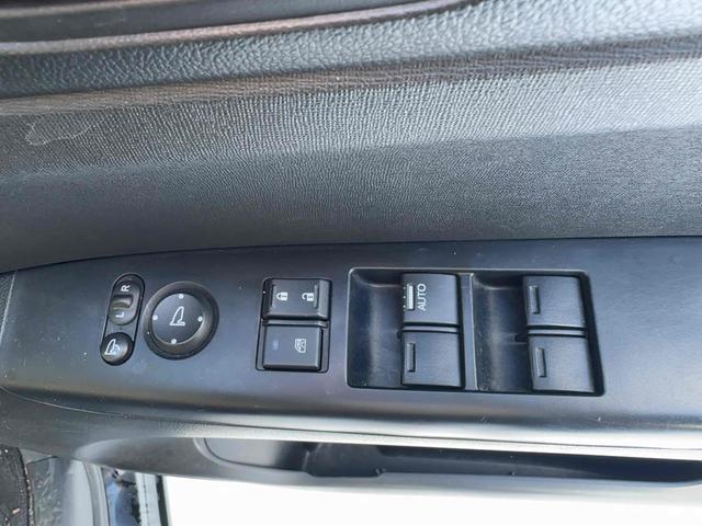 Ｎ－ＢＯＸ Ｇ・Ｌパッケージ　４ＷＤ　両側電動スライドドア　ナビ　スマートキー　アイドリングストップ　電動格納ミラー　シートヒーター　ベンチシート　ＣＶＴ　盗難防止システム　ＡＢＳ　ＥＳＣ　ＣＤ　ＵＳＢ　アルミホイール（11枚目）