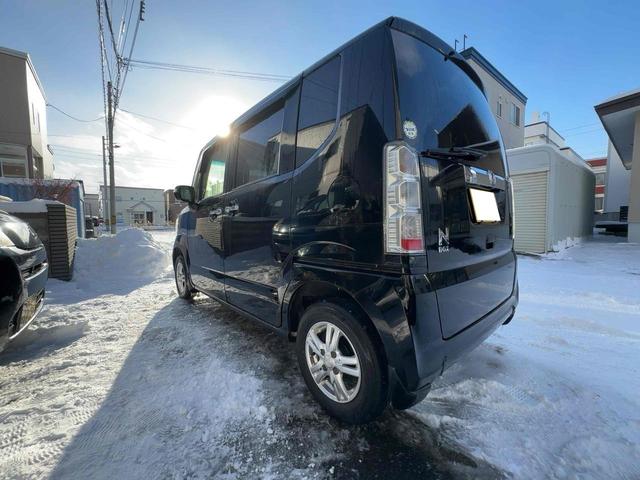 Ｎ－ＢＯＸ Ｇ・Ｌパッケージ　４ＷＤ　両側電動スライドドア　ナビ　スマートキー　アイドリングストップ　電動格納ミラー　シートヒーター　ベンチシート　ＣＶＴ　盗難防止システム　ＡＢＳ　ＥＳＣ　ＣＤ　ＵＳＢ　アルミホイール（17枚目）