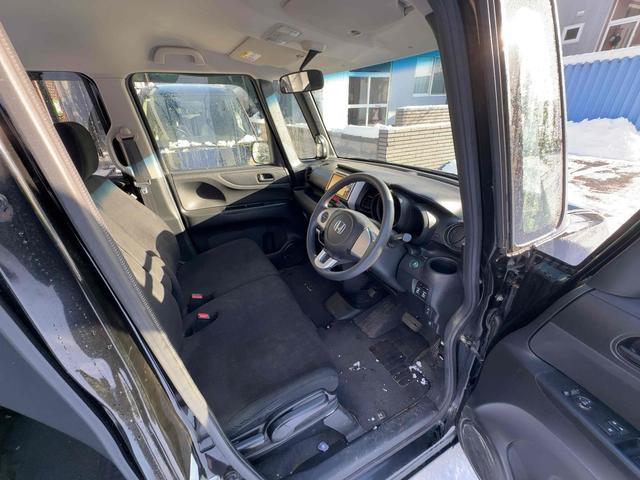 Ｎ－ＢＯＸ Ｇ・Ｌパッケージ　４ＷＤ　両側電動スライドドア　ナビ　スマートキー　アイドリングストップ　電動格納ミラー　シートヒーター　ベンチシート　ＣＶＴ　盗難防止システム　ＡＢＳ　ＥＳＣ　ＣＤ　ＵＳＢ　アルミホイール（24枚目）