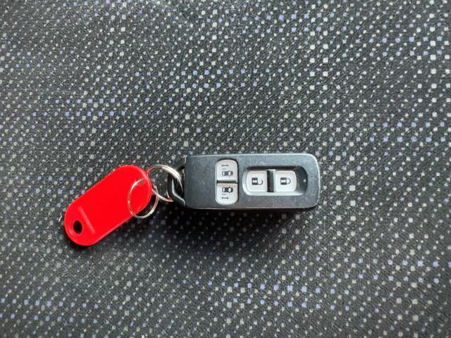 Ｎ－ＢＯＸ Ｇ・Ｌパッケージ　４ＷＤ　両側電動スライドドア　ナビ　スマートキー　アイドリングストップ　電動格納ミラー　シートヒーター　ベンチシート　ＣＶＴ　盗難防止システム　ＡＢＳ　ＥＳＣ　ＣＤ　ＵＳＢ　アルミホイール（29枚目）