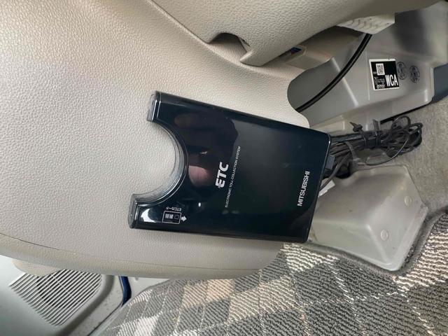 アトレーワゴン カスタムターボRS 4WD ETC HID キーレスエントリー 電動格納ミラー ベンチシート AT 盗難防止システム ABS CD アルミホイール 衝突安全ボディ エアコン パワーステアリング パワーウィンドウ(9枚目)