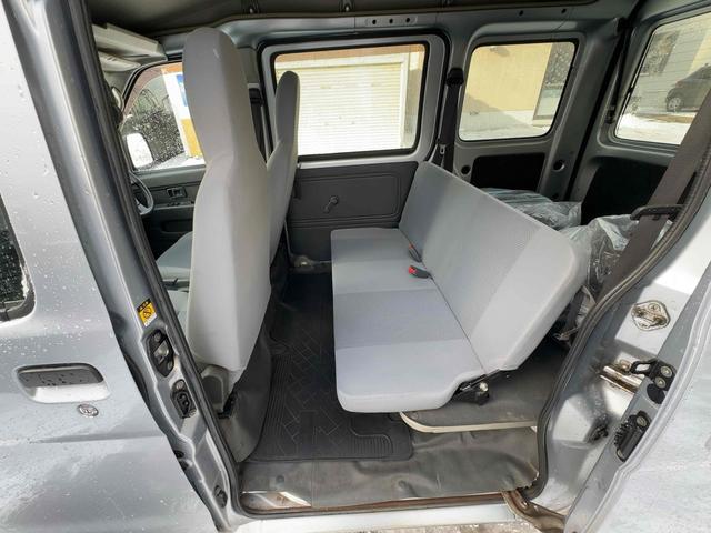 ハイゼットカーゴ ＤＸ　４ＷＤ　ＡＴ　ドライブレコーダー　両側スライドドア　キーレスエントリー　エアコン　パワーステアリング　パワーウィンドウ　運転席エアバッグ　助手席エアバッグ　ＣＤ（18枚目）