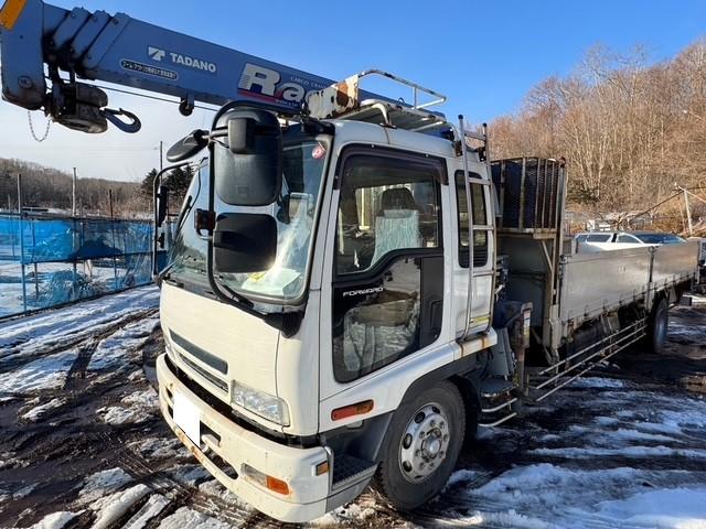 フォワード  増トン 4段ユニック アルミアオリ 3方開 リモコン付 アウトリガー フックイン 2.93t吊 ベット付 6速MT 最大積載量7500kg HSA 電動格納ミラー ミラーワイパー ミラーヒーター(3枚目)