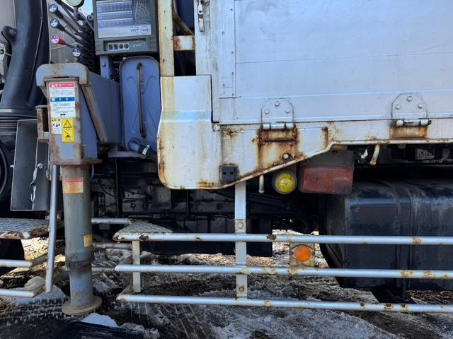 フォワード  増トン 4段ユニック アルミアオリ 3方開 リモコン付 アウトリガー フックイン 2.93t吊 ベット付 6速MT 最大積載量7500kg HSA 電動格納ミラー ミラーワイパー ミラーヒーター(14枚目)