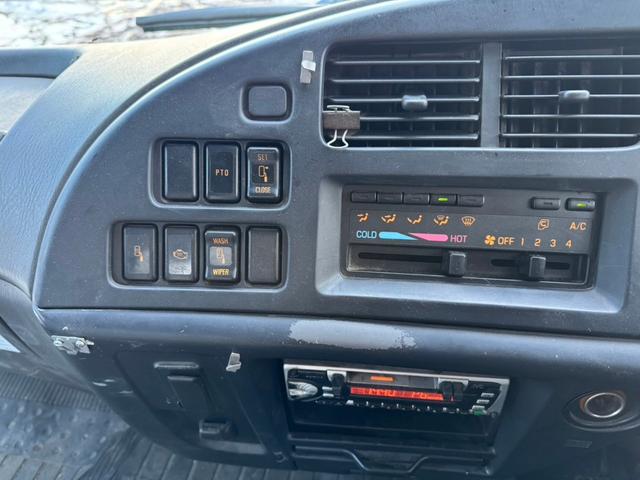 フォワード  増トン 4段ユニック アルミアオリ 3方開 リモコン付 アウトリガー フックイン 2.93t吊 ベット付 6速MT 最大積載量7500kg HSA 電動格納ミラー ミラーワイパー ミラーヒーター(22枚目)