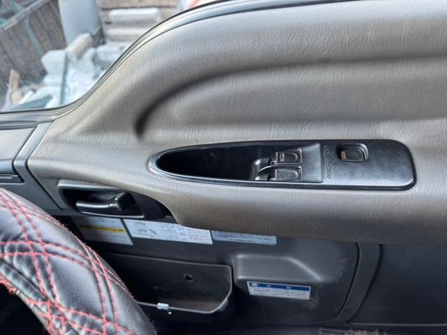 フォワード  増トン 4段ユニック アルミアオリ 3方開 リモコン付 アウトリガー フックイン 2.93t吊 ベット付 6速MT 最大積載量7500kg HSA 電動格納ミラー ミラーワイパー ミラーヒーター(24枚目)