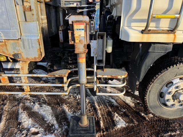 フォワード  増トン 4段ユニック アルミアオリ 3方開 リモコン付 アウトリガー フックイン 2.93t吊 ベット付 6速MT 最大積載量7500kg HSA 電動格納ミラー ミラーワイパー ミラーヒーター(40枚目)