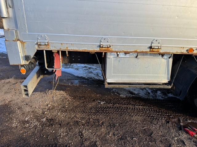 フォワード  増トン 4段ユニック アルミアオリ 3方開 リモコン付 アウトリガー フックイン 2.93t吊 ベット付 6速MT 最大積載量7500kg HSA 電動格納ミラー ミラーワイパー ミラーヒーター(42枚目)