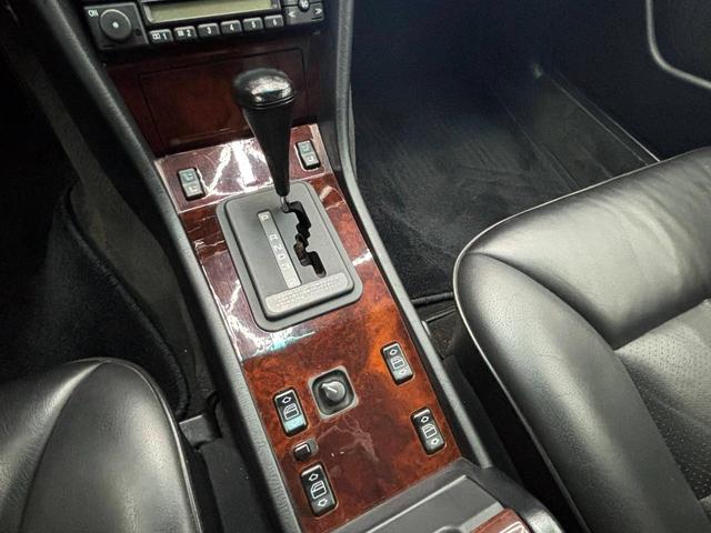 Ｅクラス Ｅ３００　４マチック　レストア済み（エンジン　駆動系　ブレーキ　レザーシート一式）　ボディコーティング済（26枚目）