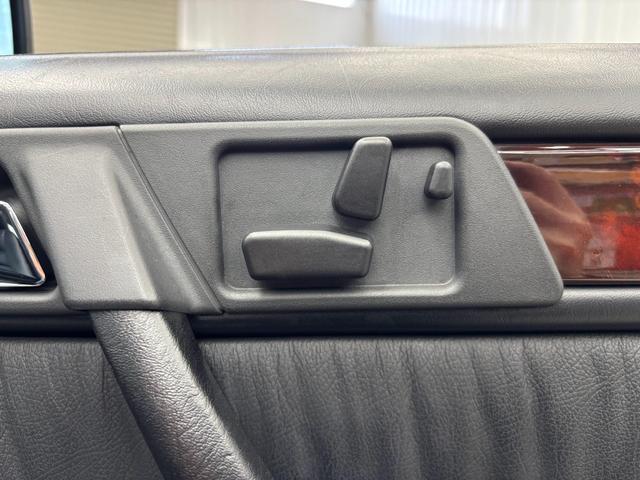 Ｅクラス Ｅ３００　４マチック　レストア済み（エンジン　駆動系　ブレーキ　レザーシート一式）　ボディコーティング済（27枚目）