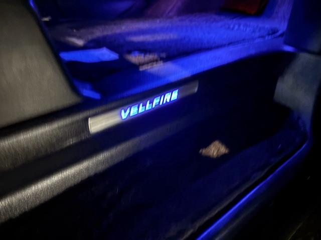 ヴェルファイアハイブリッド ＺＲ　ハイブリッド　２．５　ＺＲ　Ｅ－Ｆｏｕｒ　４ＷＤ　純正エンスタ　アルパインビッグＸ　バックカメラ　２１インチアルミ　（ブラック）後席フリップダウンモニター　スタッドレスタイヤ納車（18枚目）