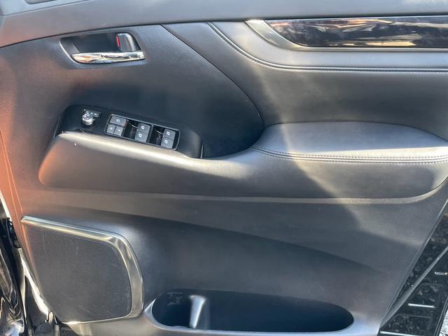 ヴェルファイアハイブリッド ＺＲ　ハイブリッド　２．５　ＺＲ　Ｅ－Ｆｏｕｒ　４ＷＤ　純正エンスタ　アルパインビッグＸ　バックカメラ　２１インチアルミ　（ブラック）後席フリップダウンモニター　スタッドレスタイヤ納車（38枚目）