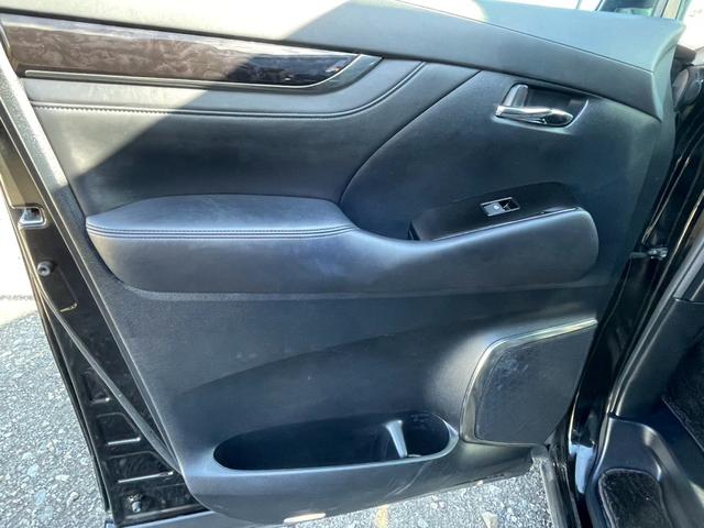 ヴェルファイアハイブリッド ＺＲ　ハイブリッド　２．５　ＺＲ　Ｅ－Ｆｏｕｒ　４ＷＤ　純正エンスタ　アルパインビッグＸ　バックカメラ　２１インチアルミ　（ブラック）後席フリップダウンモニター　スタッドレスタイヤ納車（43枚目）