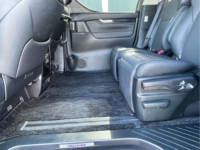 ヴェルファイアハイブリッド ＺＲ　ハイブリッド　２．５　ＺＲ　Ｅ－Ｆｏｕｒ　４ＷＤ　純正エンスタ　アルパインビッグＸ　バックカメラ　２１インチアルミ　（ブラック）後席フリップダウンモニター　スタッドレスタイヤ納車（52枚目）