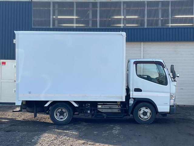 キャンター ターボ　箱車　３Ｌターボ　４ＷＤ　記録簿　バックカメラ　ダブルタイヤ　ＡＢＳ（9枚目）