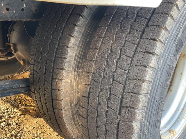 キャンター ターボ　箱車　３Ｌターボ　４ＷＤ　記録簿　バックカメラ　ダブルタイヤ　ＡＢＳ（16枚目）