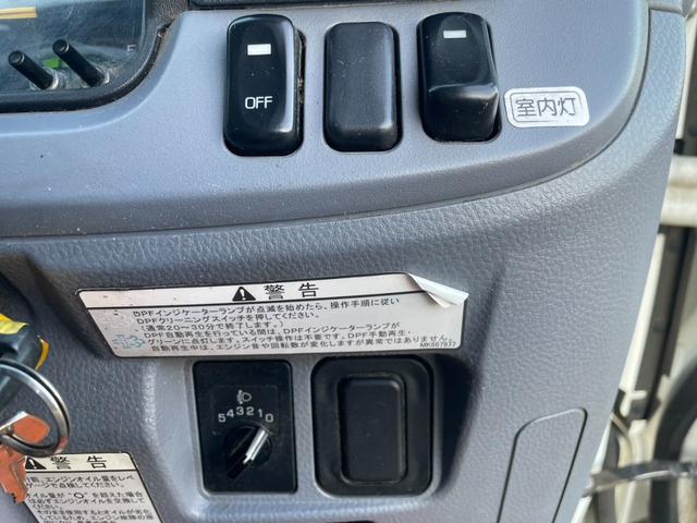 キャンター ターボ　箱車　３Ｌターボ　４ＷＤ　記録簿　バックカメラ　ダブルタイヤ　ＡＢＳ（28枚目）