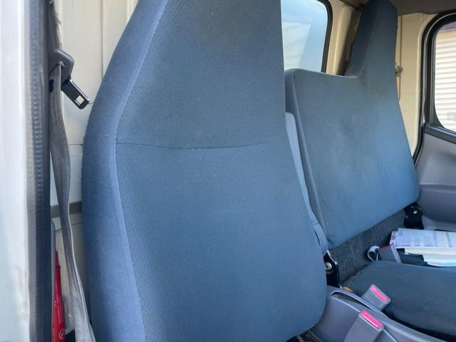 キャンター ターボ　箱車　３Ｌターボ　４ＷＤ　記録簿　バックカメラ　ダブルタイヤ　ＡＢＳ（30枚目）