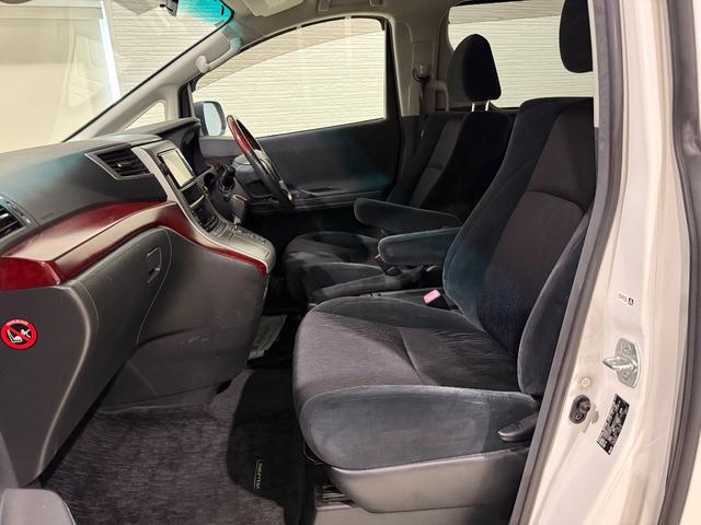 ヴェルファイア 　ＡＢＳ　ナビ付　両側パワースライドドア　後席ウォークスルー　ステアリングリモコン　エアコン　納車時車検２年付き（9枚目）