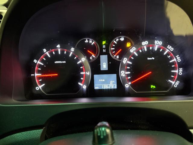 ヴェルファイア 　ＡＢＳ　ナビ付　両側パワースライドドア　後席ウォークスルー　ステアリングリモコン　エアコン　納車時車検２年付き（12枚目）