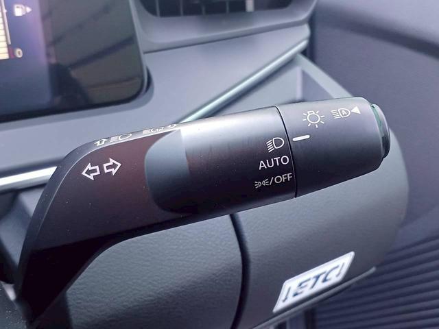 ノート X FOUR ハイブリッド4WD/プロパイロット/メーカー純正コネクトナビ/フルセグTV/アラウンドビューモニター/デジタルインナーミラー/エマージェンシーブレーキ/ワイヤレス充電/シートヒーター/ステアヒーター(24枚目)