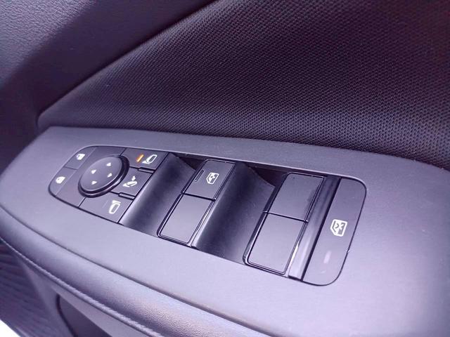 ノート X FOUR ハイブリッド4WD/プロパイロット/メーカー純正コネクトナビ/フルセグTV/アラウンドビューモニター/デジタルインナーミラー/エマージェンシーブレーキ/ワイヤレス充電/シートヒーター/ステアヒーター(25枚目)