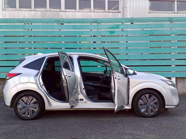 ノート X FOUR ハイブリッド4WD/プロパイロット/メーカー純正コネクトナビ/フルセグTV/アラウンドビューモニター/デジタルインナーミラー/エマージェンシーブレーキ/ワイヤレス充電/シートヒーター/ステアヒーター(56枚目)