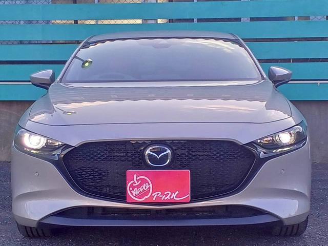 MAZDA3ファストバック Xバーガンディ セレクション ハイブリッド4WD/赤革/マツダコネクトナビ/フルセグTV/360カメラ/ヘッドアップディスプレイ/クルージングトラフィックサポート/LEDライト/パワーシート/シートヒーター/オートエグゼハンドル(2枚目)