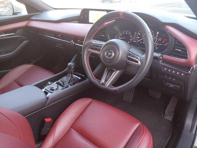 MAZDA3ファストバック Xバーガンディ セレクション ハイブリッド4WD/赤革/マツダコネクトナビ/フルセグTV/360カメラ/ヘッドアップディスプレイ/クルージングトラフィックサポート/LEDライト/パワーシート/シートヒーター/オートエグゼハンドル(7枚目)