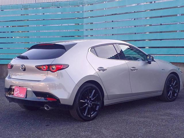 MAZDA3ファストバック Xバーガンディ セレクション ハイブリッド4WD/赤革/マツダコネクトナビ/フルセグTV/360カメラ/ヘッドアップディスプレイ/クルージングトラフィックサポート/LEDライト/パワーシート/シートヒーター/オートエグゼハンドル(16枚目)