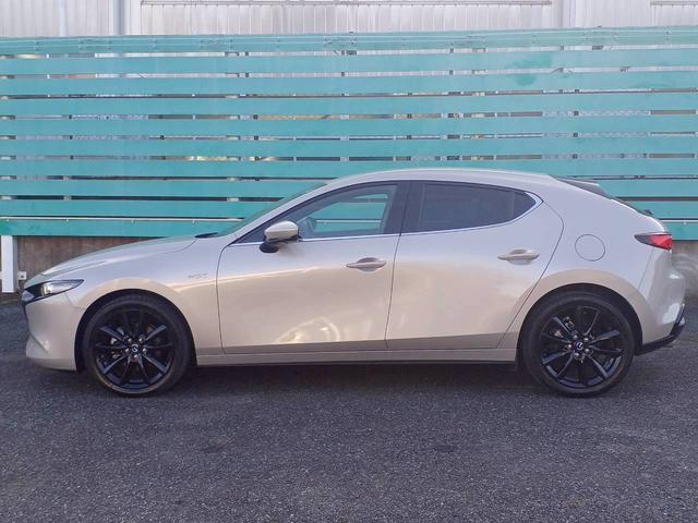 MAZDA3ファストバック Xバーガンディ セレクション ハイブリッド4WD/赤革/マツダコネクトナビ/フルセグTV/360カメラ/ヘッドアップディスプレイ/クルージングトラフィックサポート/LEDライト/パワーシート/シートヒーター/オートエグゼハンドル(18枚目)