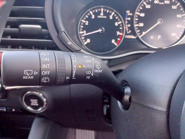 MAZDA3ファストバック Xバーガンディ セレクション ハイブリッド4WD/赤革/マツダコネクトナビ/フルセグTV/360カメラ/ヘッドアップディスプレイ/クルージングトラフィックサポート/LEDライト/パワーシート/シートヒーター/オートエグゼハンドル(33枚目)