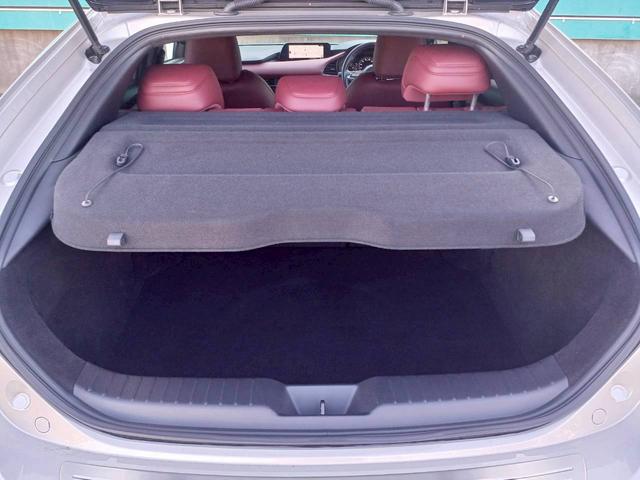 MAZDA3ファストバック Xバーガンディ セレクション ハイブリッド4WD/赤革/マツダコネクトナビ/フルセグTV/360カメラ/ヘッドアップディスプレイ/クルージングトラフィックサポート/LEDライト/パワーシート/シートヒーター/オートエグゼハンドル(43枚目)