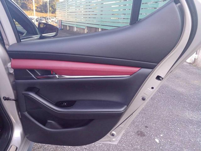 MAZDA3ファストバック Xバーガンディ セレクション ハイブリッド4WD/赤革/マツダコネクトナビ/フルセグTV/360カメラ/ヘッドアップディスプレイ/クルージングトラフィックサポート/LEDライト/パワーシート/シートヒーター/オートエグゼハンドル(51枚目)