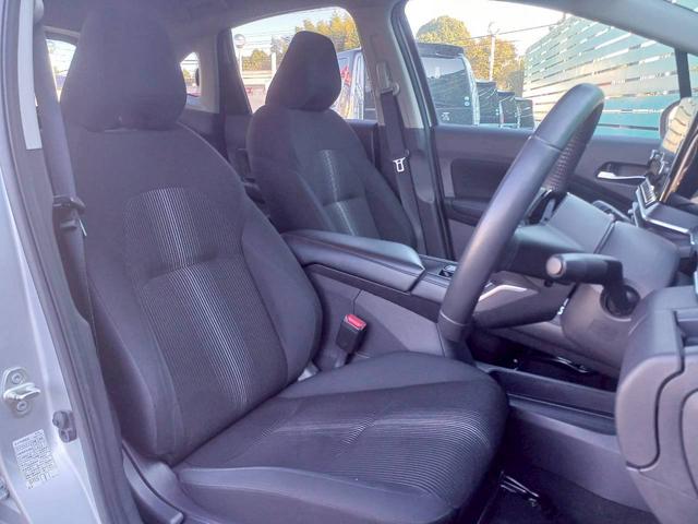 ノート X FOUR ハイブリッド4WD/プロパイロット/メーカー純正コネクトナビ/フルセグTV/全方位カメラ/デジタルインナーミラー/ワイヤレス充電/シートヒーター/ステアリングヒーター/ETC/USB/車検整備付き(13枚目)