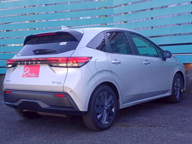 ノート X FOUR ハイブリッド4WD/プロパイロット/メーカー純正コネクトナビ/フルセグTV/全方位カメラ/デジタルインナーミラー/ワイヤレス充電/シートヒーター/ステアリングヒーター/ETC/USB/車検整備付き(18枚目)