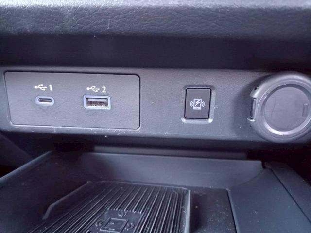 ノート X FOUR ハイブリッド4WD/プロパイロット/メーカー純正コネクトナビ/フルセグTV/全方位カメラ/デジタルインナーミラー/ワイヤレス充電/シートヒーター/ステアリングヒーター/ETC/USB/車検整備付き(35枚目)