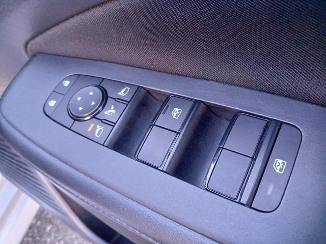 ノート X FOUR ハイブリッド4WD/プロパイロット/メーカー純正コネクトナビ/フルセグTV/全方位カメラ/デジタルインナーミラー/ワイヤレス充電/シートヒーター/ステアリングヒーター/ETC/USB/車検整備付き(45枚目)