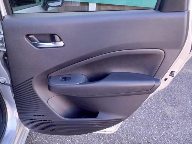 ノート X FOUR ハイブリッド4WD/プロパイロット/メーカー純正コネクトナビ/フルセグTV/全方位カメラ/デジタルインナーミラー/ワイヤレス充電/シートヒーター/ステアリングヒーター/ETC/USB/車検整備付き(49枚目)