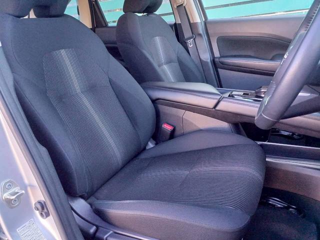 ノート X FOUR ハイブリッド4WD/プロパイロット/メーカー純正コネクトナビ/フルセグTV/全方位カメラ/デジタルインナーミラー/ワイヤレス充電/シートヒーター/ステアリングヒーター/ETC/USB/車検整備付き(13枚目)