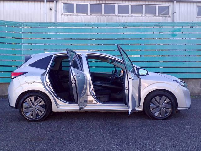 ノート X FOUR ハイブリッド4WD/プロパイロット/メーカー純正コネクトナビ/フルセグTV/全方位カメラ/デジタルインナーミラー/ワイヤレス充電/シートヒーター/ステアリングヒーター/ETC/USB/車検整備付き(24枚目)