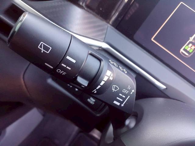 ノート X FOUR ハイブリッド4WD/プロパイロット/メーカー純正コネクトナビ/フルセグTV/全方位カメラ/デジタルインナーミラー/ワイヤレス充電/シートヒーター/ステアリングヒーター/ETC/USB/車検整備付き(31枚目)