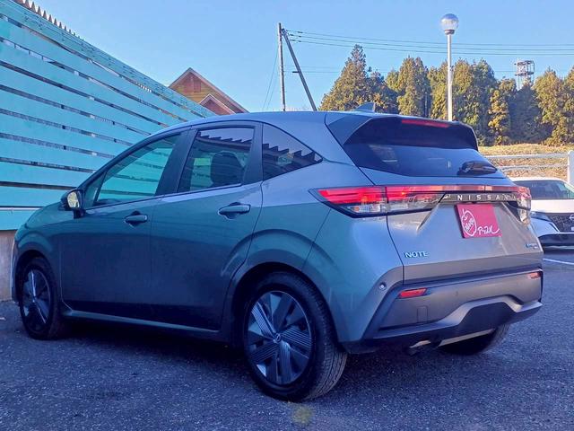 ノート X FOUR ハイブリッド4WD/プロパイロット/メーカー純正コネクトナビ/フルセグTV/全方位カメラ/デジタルインナーミラー/ワイヤレス充電/シートヒーター/ステアリングヒーター/ETC/USB/車検整備付き(22枚目)