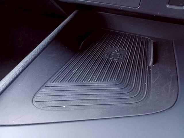 ノート X FOUR ハイブリッド4WD/プロパイロット/メーカー純正コネクトナビ/フルセグTV/全方位カメラ/デジタルインナーミラー/ワイヤレス充電/シートヒーター/ステアリングヒーター/ETC/USB/車検整備付き(28枚目)