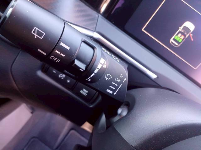 ノート X FOUR ハイブリッド4WD/プロパイロット/メーカー純正コネクトナビ/フルセグTV/全方位カメラ/デジタルインナーミラー/ワイヤレス充電/シートヒーター/ステアリングヒーター/ETC/USB/車検整備付き(30枚目)