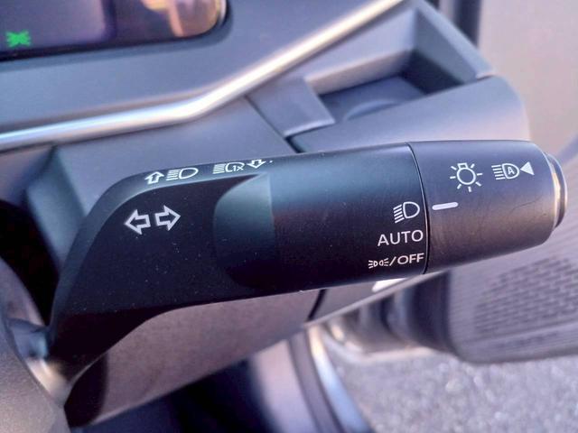 ノート X FOUR ハイブリッド4WD/プロパイロット/メーカー純正コネクトナビ/フルセグTV/全方位カメラ/デジタルインナーミラー/ワイヤレス充電/シートヒーター/ステアリングヒーター/ETC/USB/車検整備付き(31枚目)