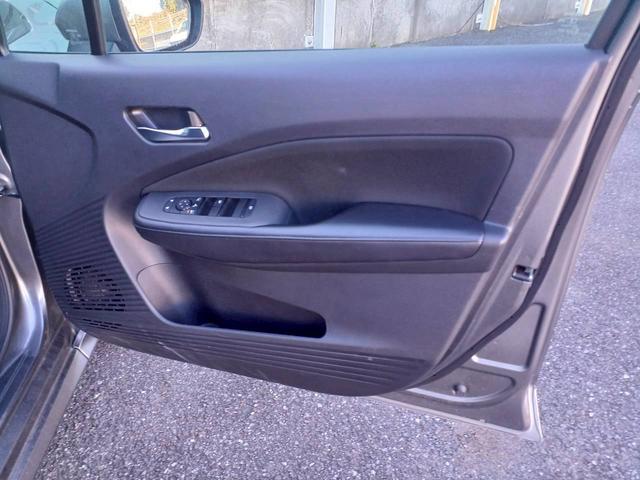 ノート X FOUR ハイブリッド4WD/プロパイロット/メーカー純正コネクトナビ/フルセグTV/全方位カメラ/デジタルインナーミラー/ワイヤレス充電/シートヒーター/ステアリングヒーター/ETC/USB/車検整備付き(44枚目)