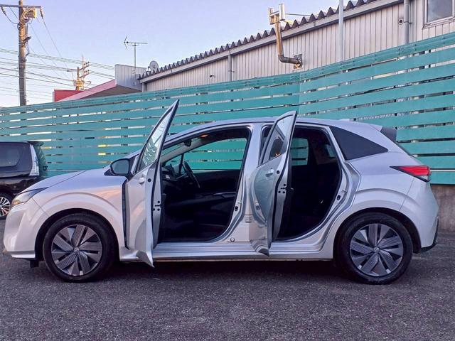 ノート X FOUR ハイブリッド4WD/プロパイロット/メーカー純正コネクトナビ/フルセグTV/全方位カメラ/デジタルインナーミラー/ワイヤレス充電/シートヒーター/ステアリングヒーター/ETC/USB/車検整備付き(25枚目)